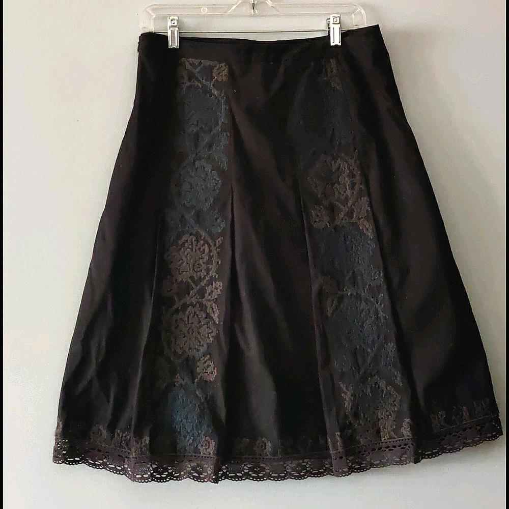 Black Skirt with embroidery